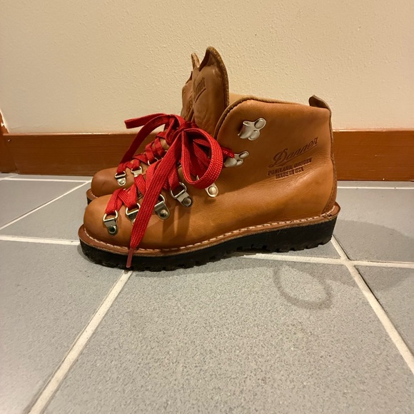 Danner Mountain Lt Cascade Boots - Picture 4 of 11